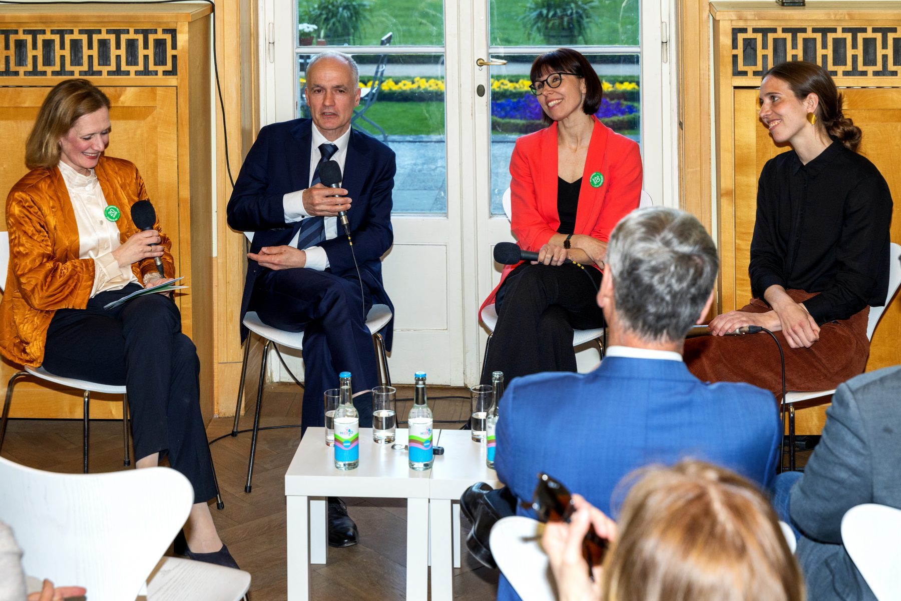 Podiumsdiskussion und Präsentation der neuen Hauspublikation "Haus, Kunst. Garten. 20 Jahre Liebermann-Villa am Wannsee" mit Dr. Evelyn Wöldicke, Dr. Martin Faass, Sabrina Flörke und Viktoria Bernadette Krieger (v.l.n.r.)