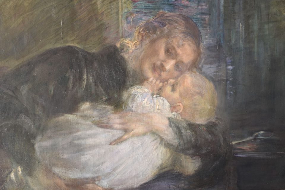 Ein Gemälde das eine Frau, die ein Kind umarmt, darstellt.